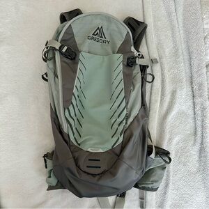 Gregory Mountain Products Women's Avos 15 Liter Backpack